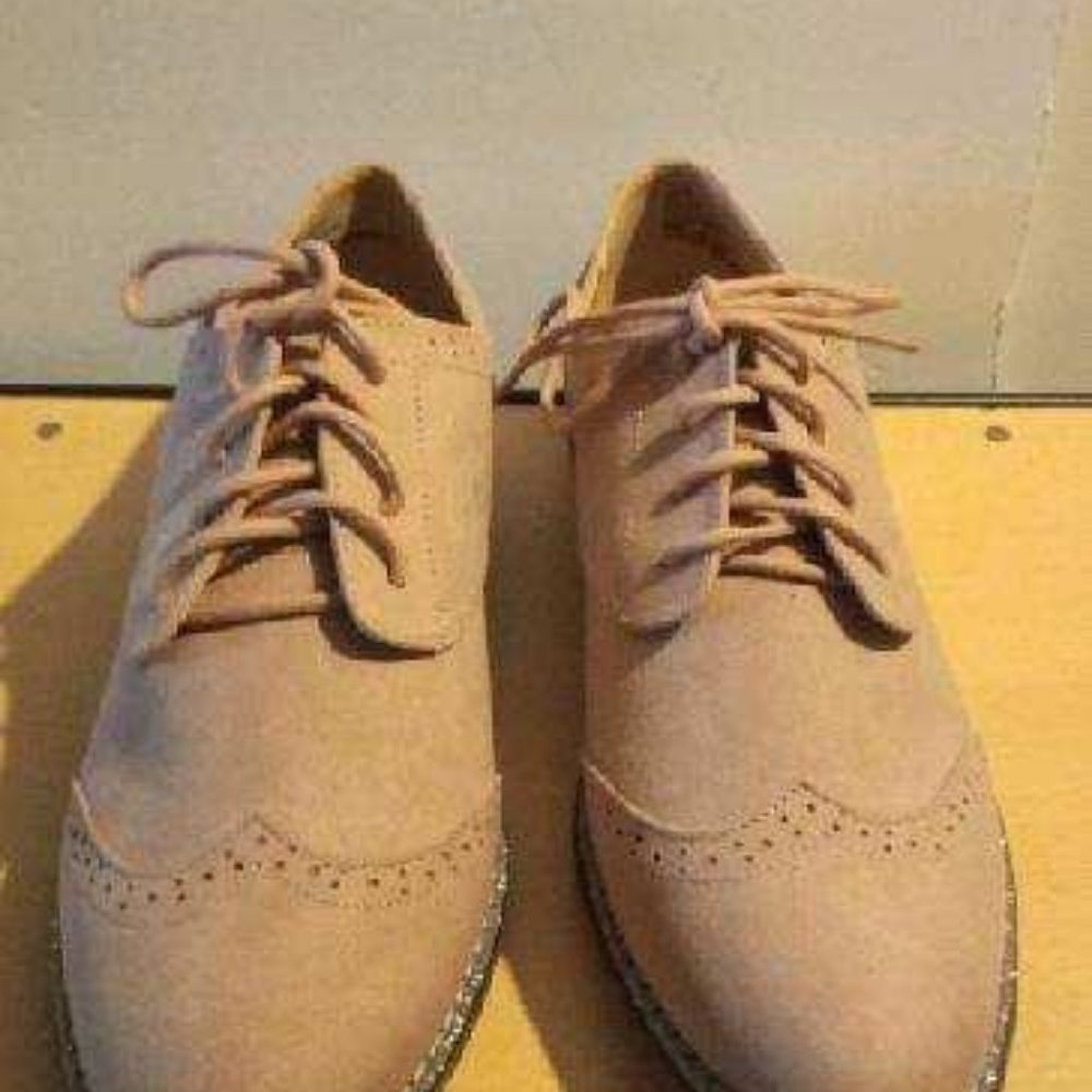 Shoes - Picture 2 of 6